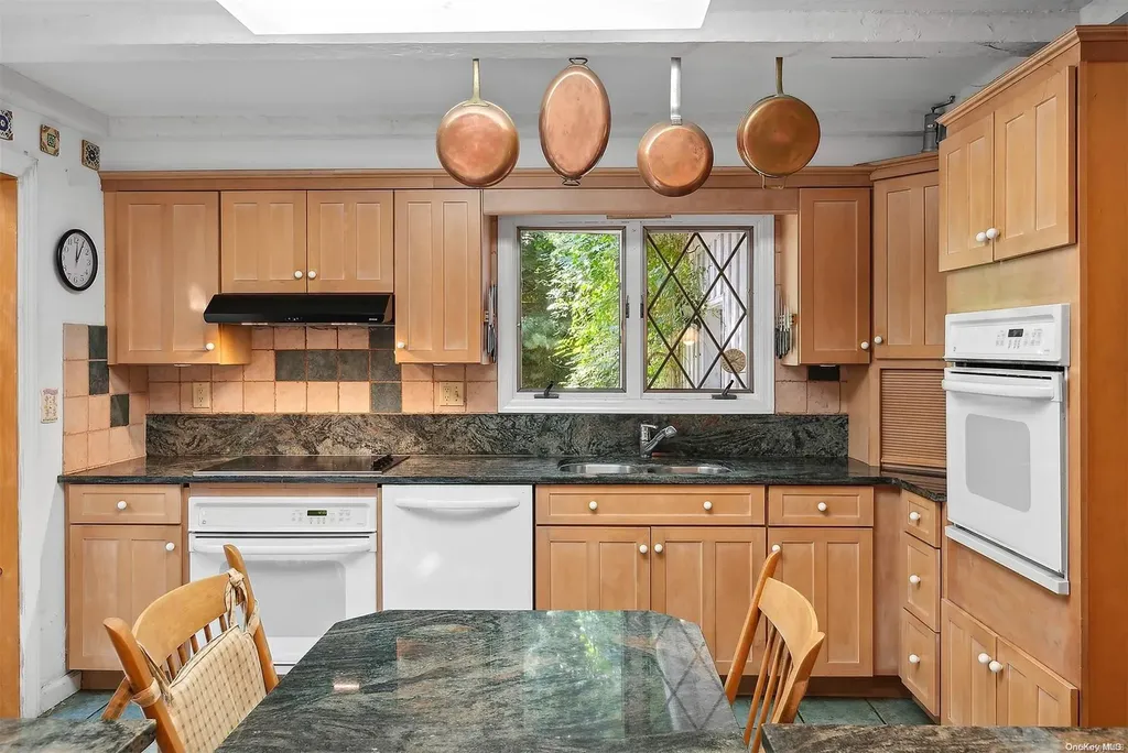 7 Harvest Lane East Hampton NY 11937