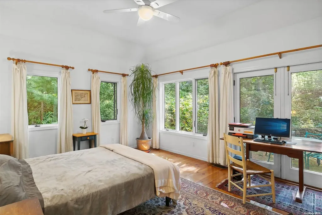 7 Harvest Lane East Hampton NY 11937
