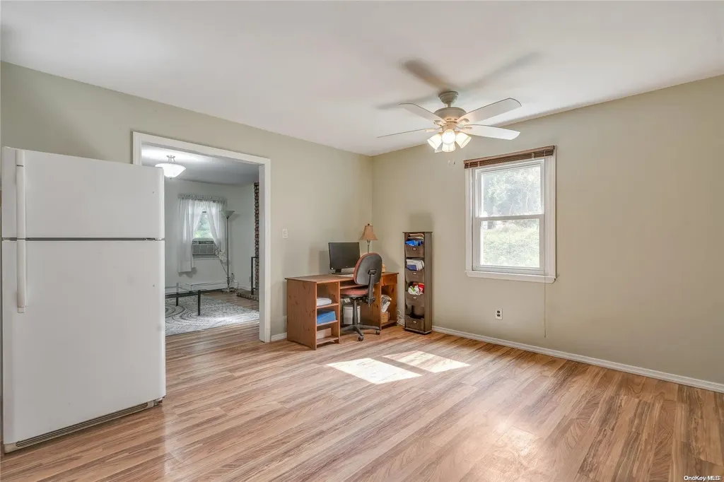 8 Robin Court Coram NY 11727
