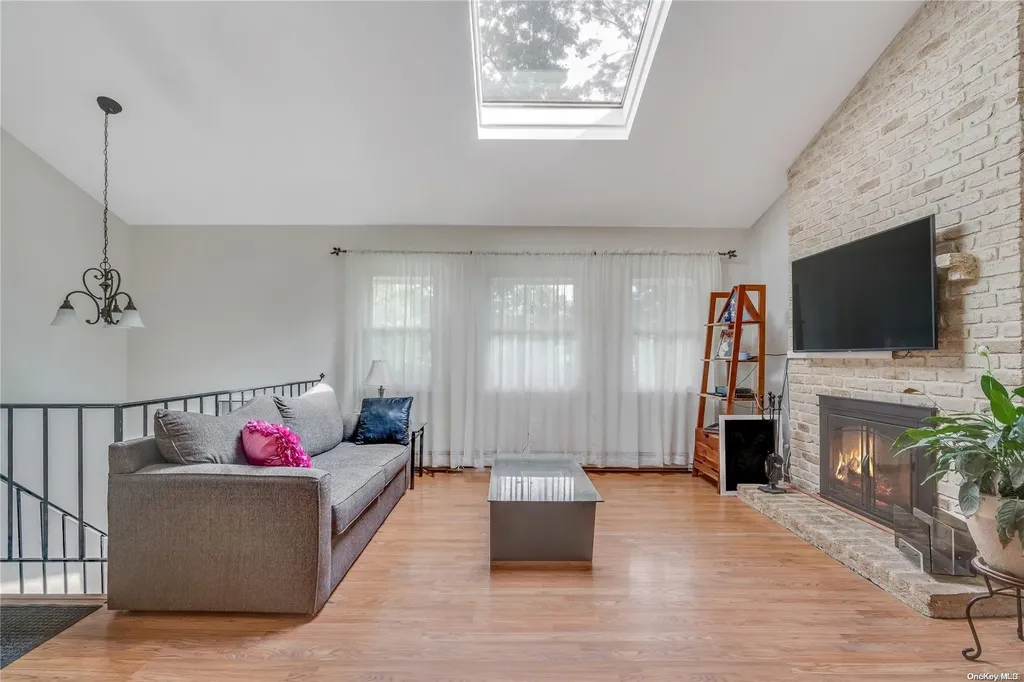 8 Robin Court Coram NY 11727