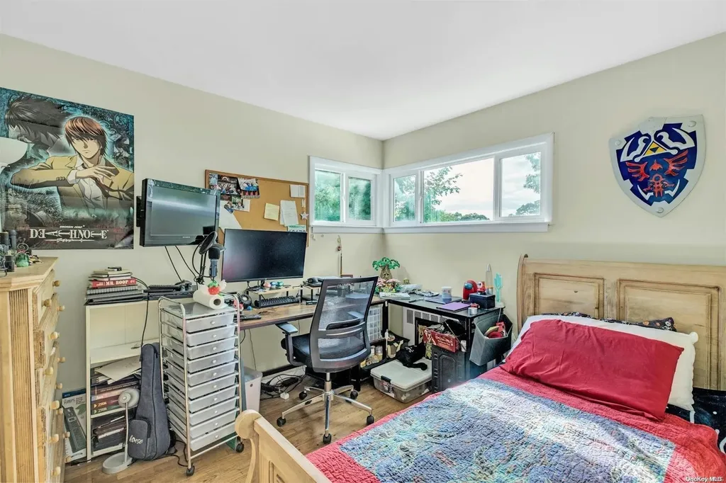 586 Pat Drive West Islip NY 11795