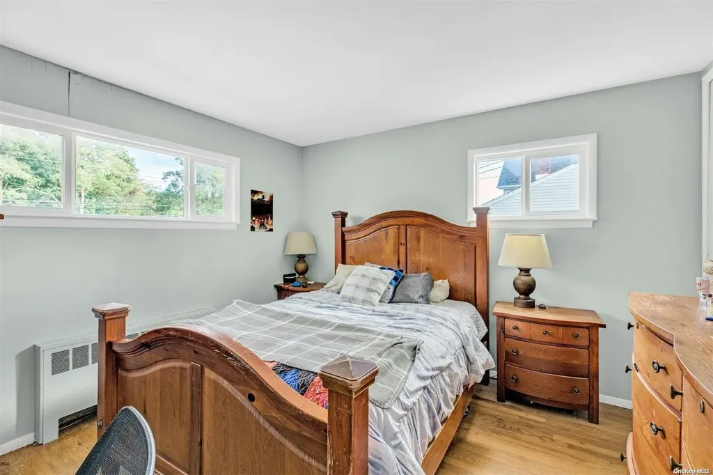 586 Pat Drive West Islip NY 11795