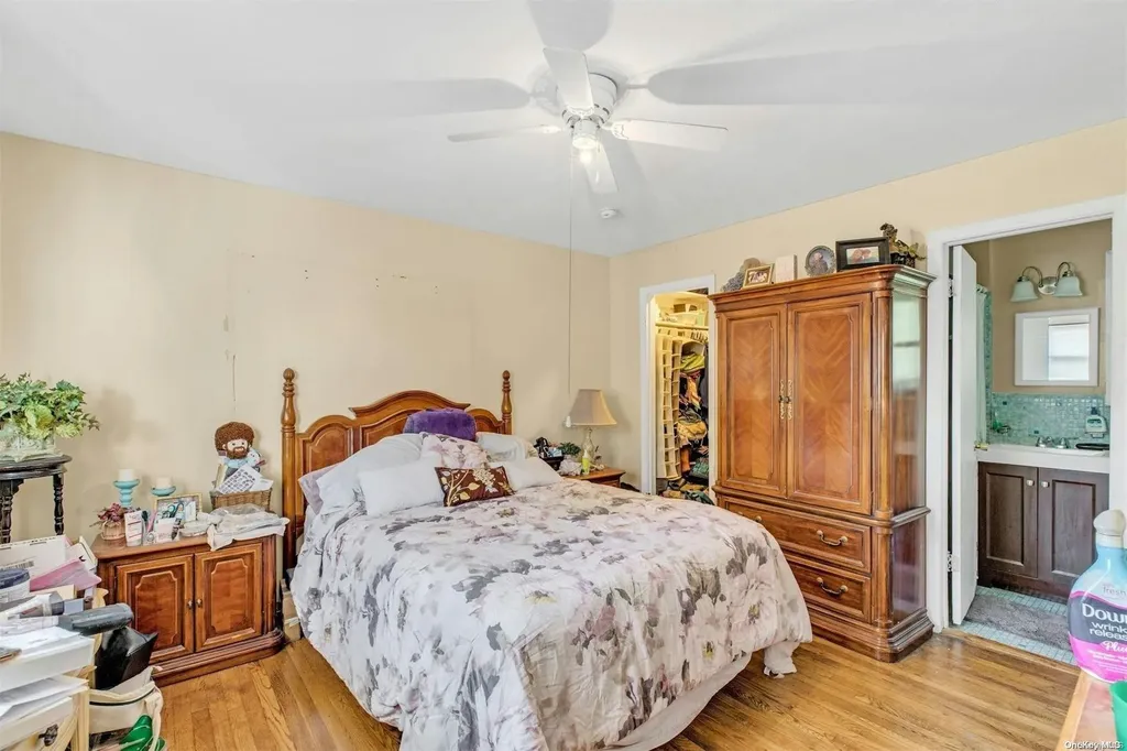 586 Pat Drive West Islip NY 11795