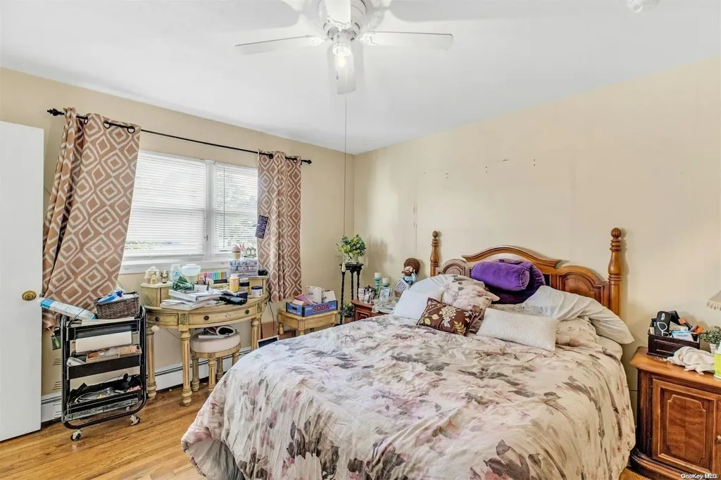 586 Pat Drive West Islip NY 11795