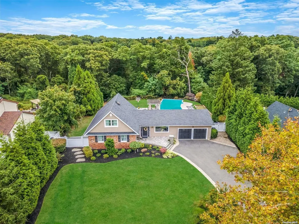 99 River Heights Drive Smithtown NY 11787