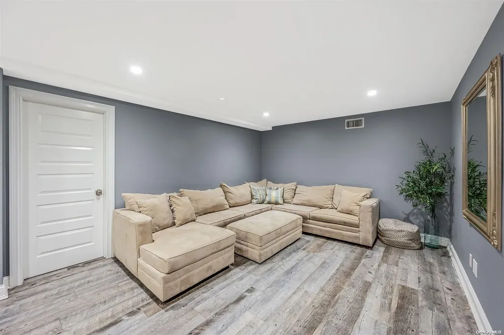 99 River Heights Drive Smithtown NY 11787