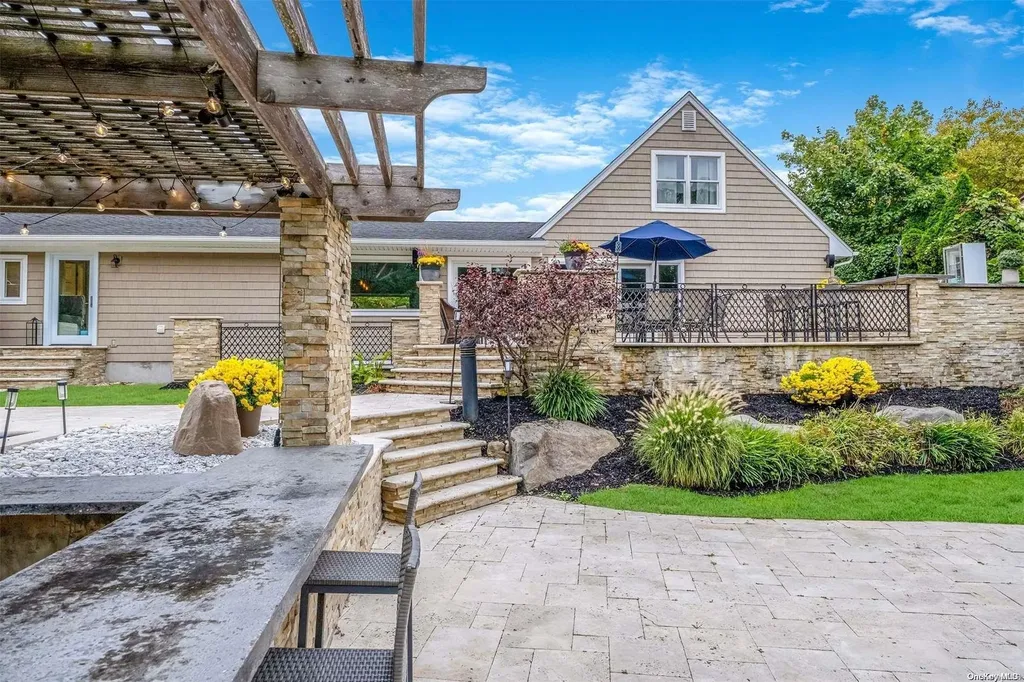 99 River Heights Drive Smithtown NY 11787