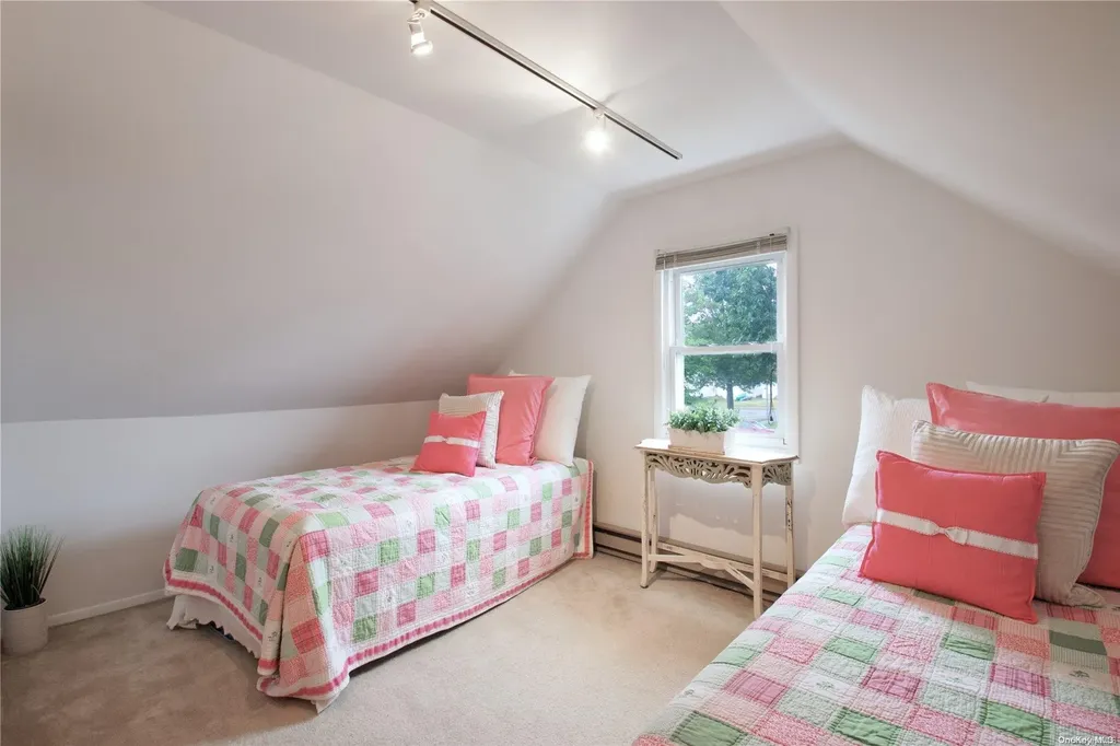 11 Farmedge Road Bethpage NY 11714