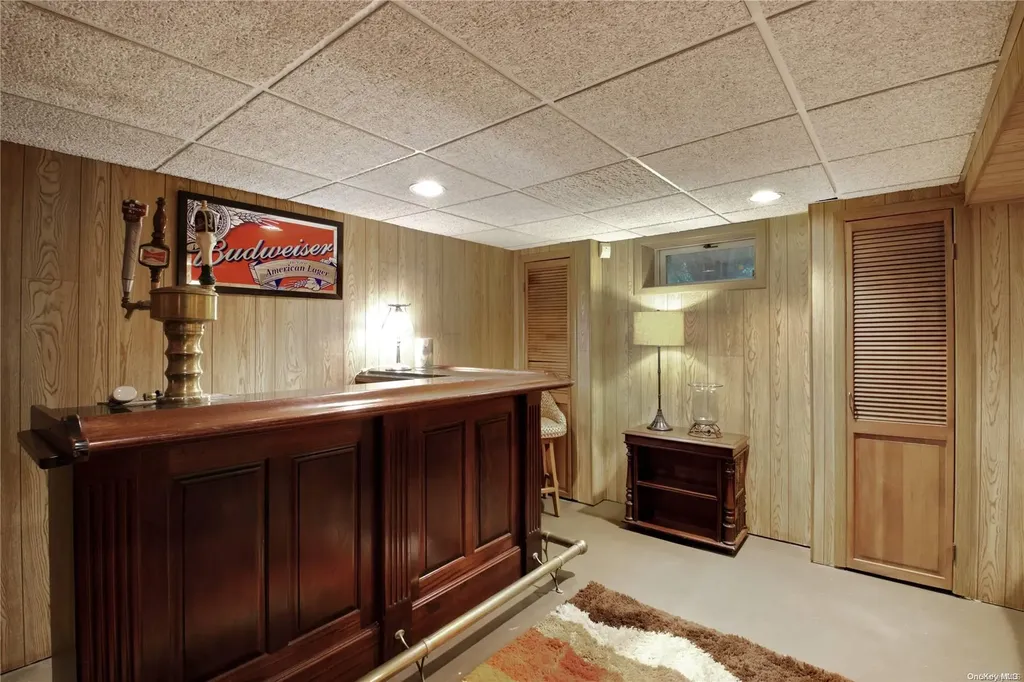 11 Farmedge Road Bethpage NY 11714