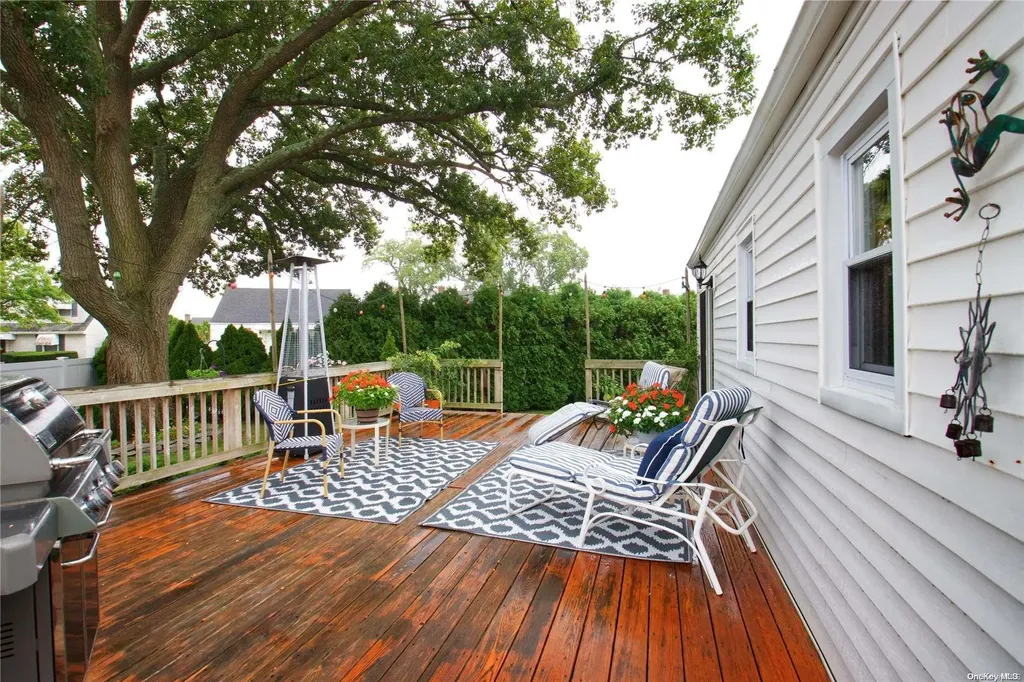 11 Farmedge Road Bethpage NY 11714