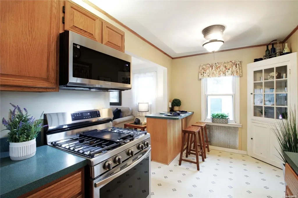 11 Farmedge Road Bethpage NY 11714