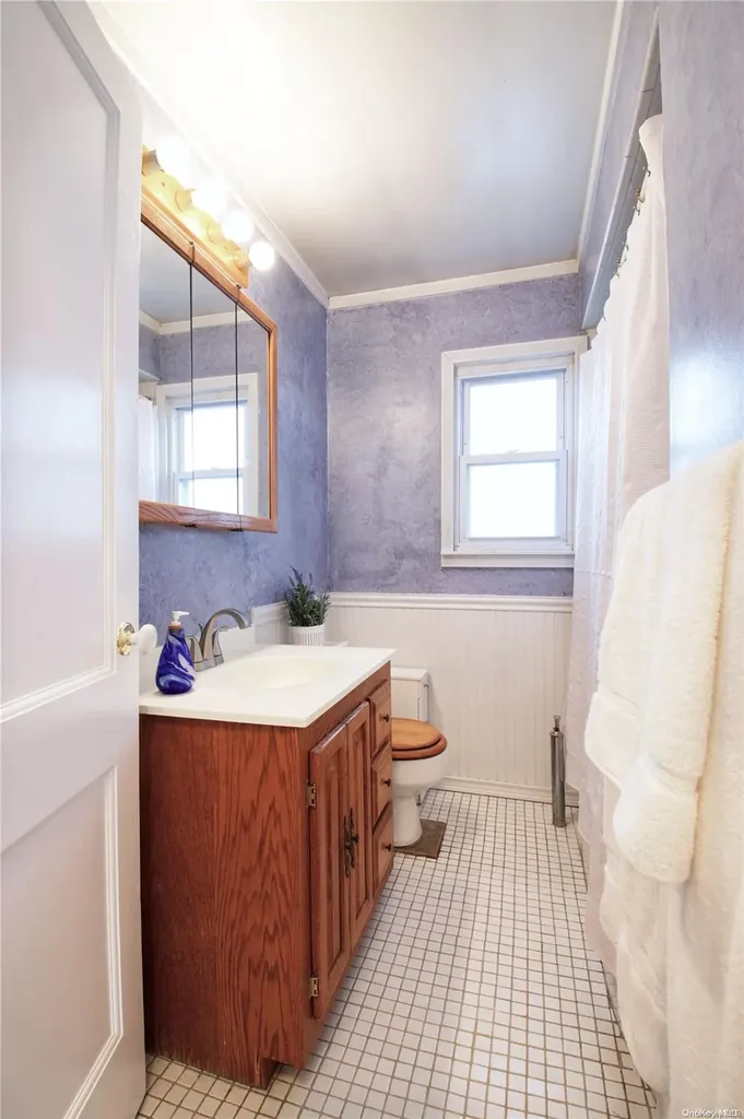 11 Farmedge Road Bethpage NY 11714