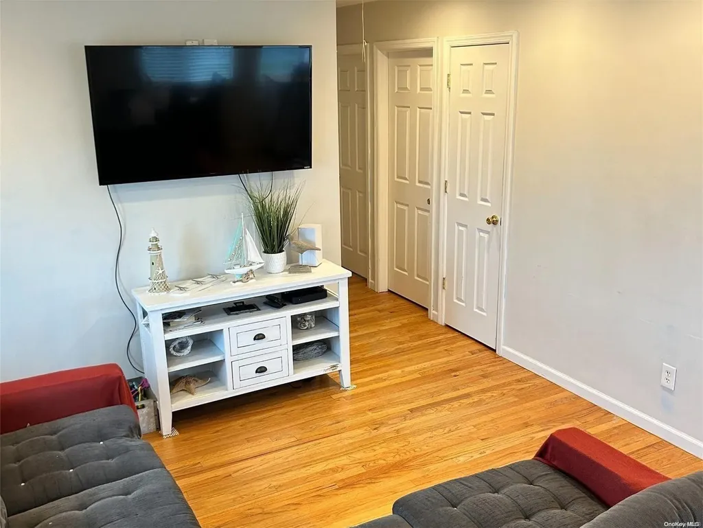 266 Hudson Avenue Freeport NY 11520