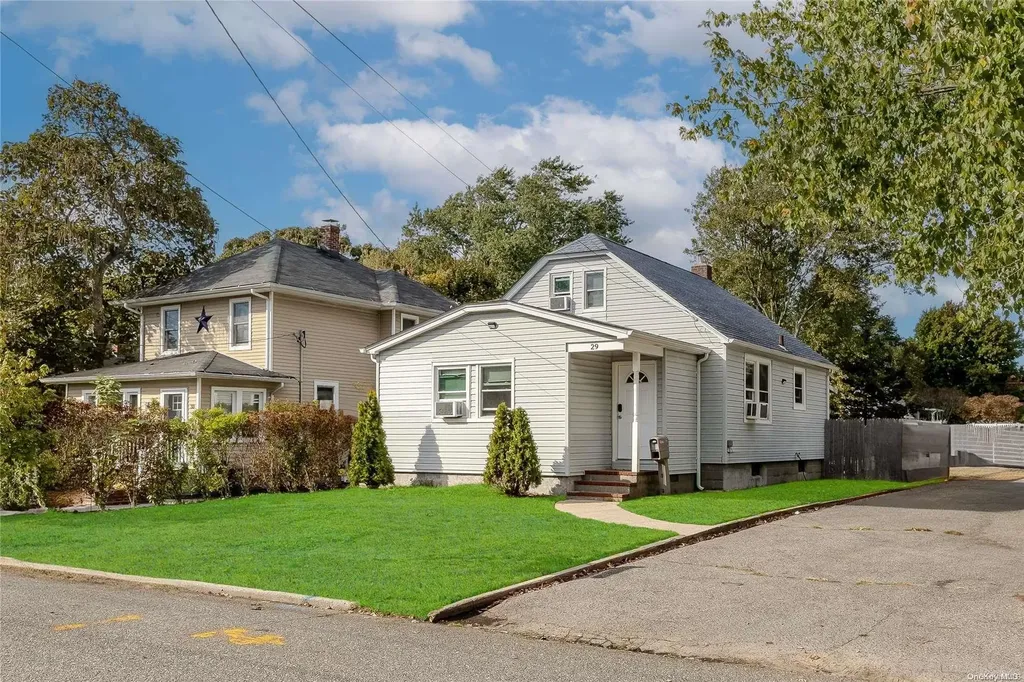 29 Campbell Street Patchogue NY 11772
