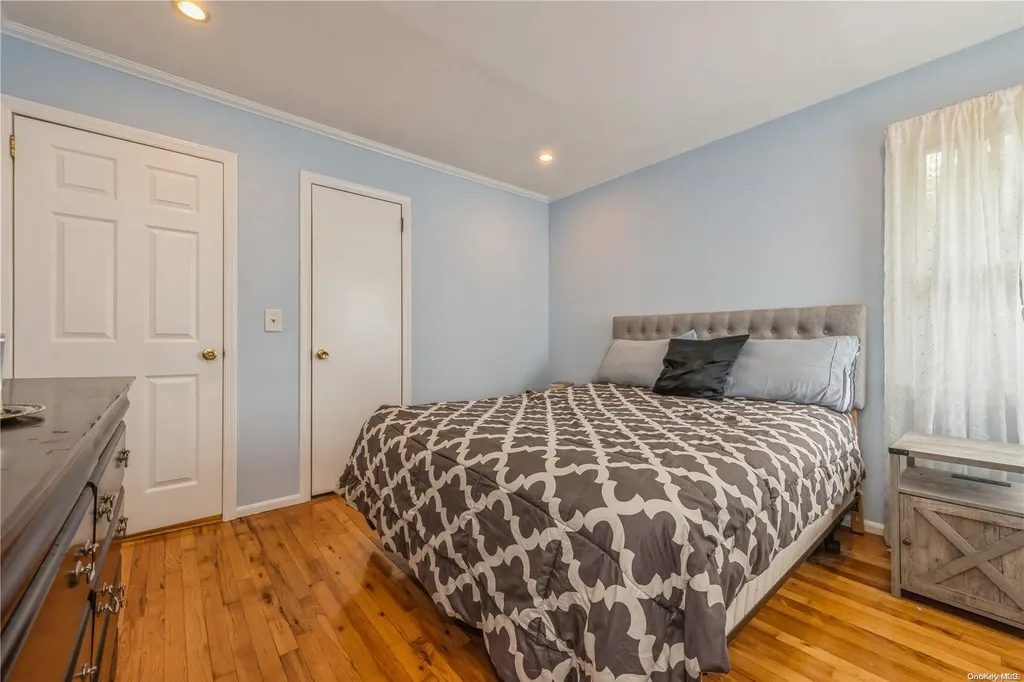 29 Leibrock Avenue Lindenhurst NY 11757