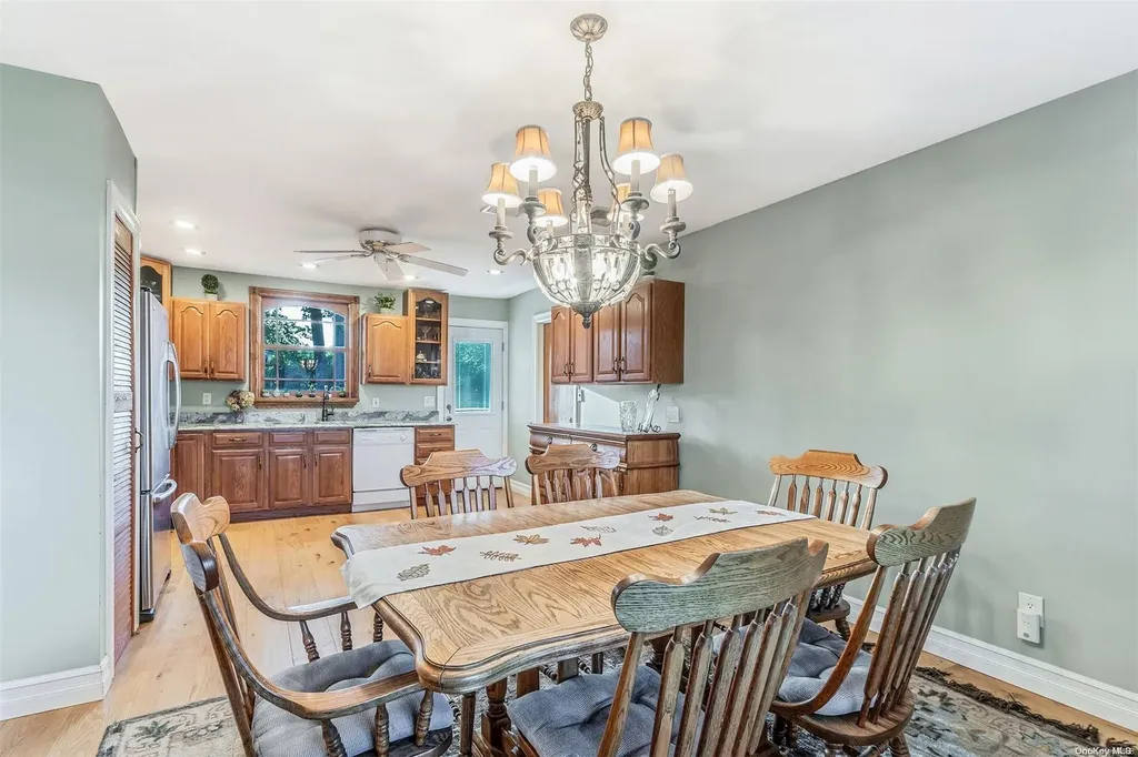 208 Irish Lane Islip Terrace NY 11752