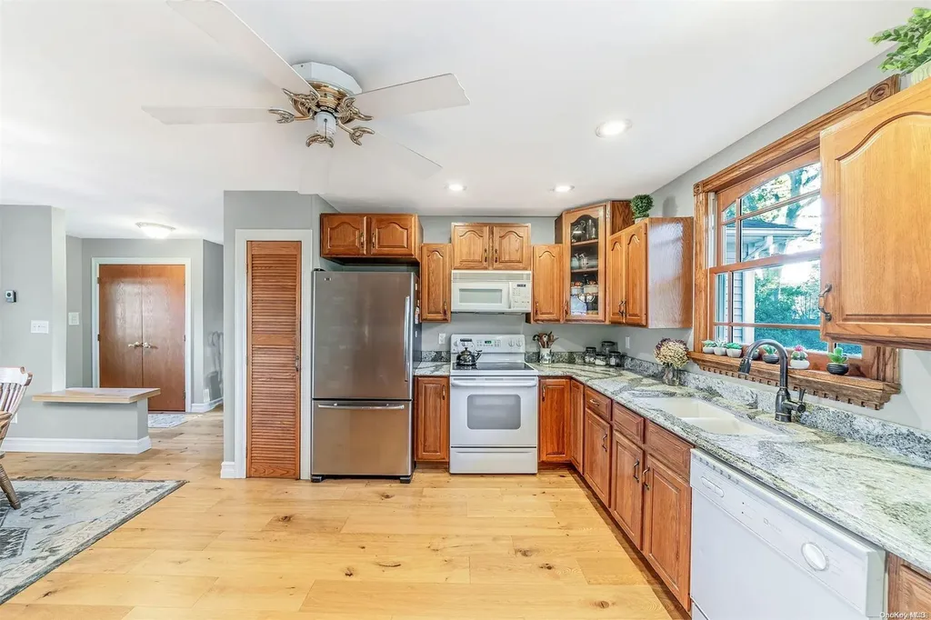 208 Irish Lane Islip Terrace NY 11752
