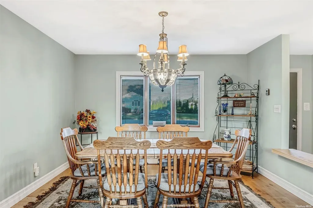 208 Irish Lane Islip Terrace NY 11752