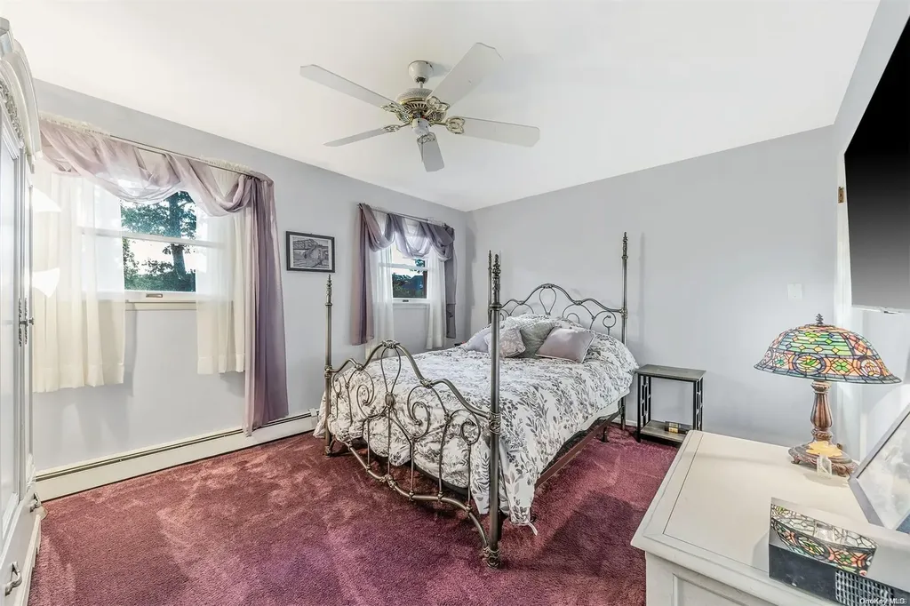 208 Irish Lane Islip Terrace NY 11752