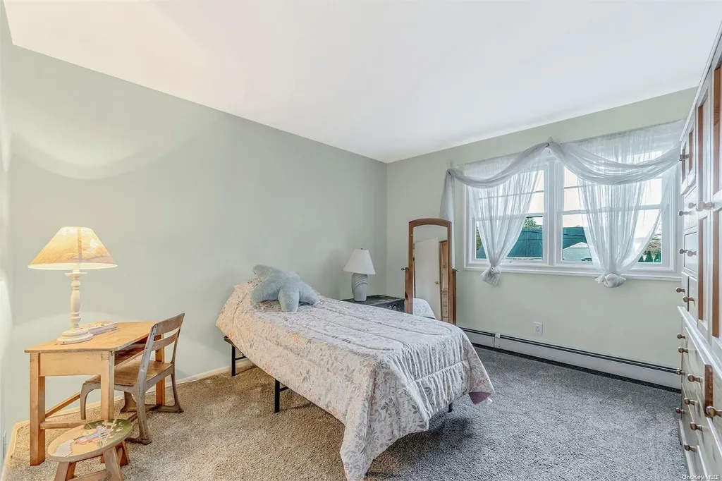 208 Irish Lane Islip Terrace NY 11752