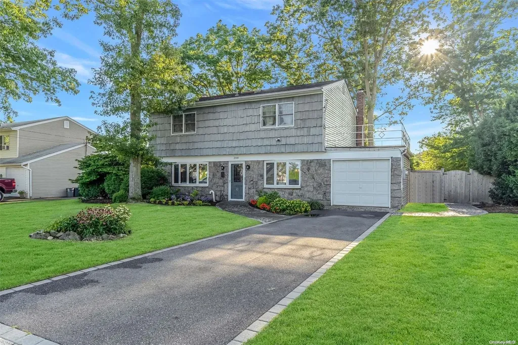 208 Irish Lane Islip Terrace NY 11752