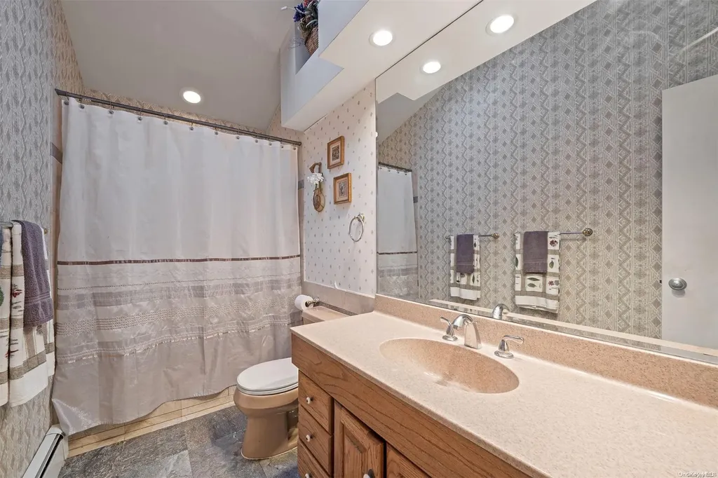 208 Irish Lane Islip Terrace NY 11752