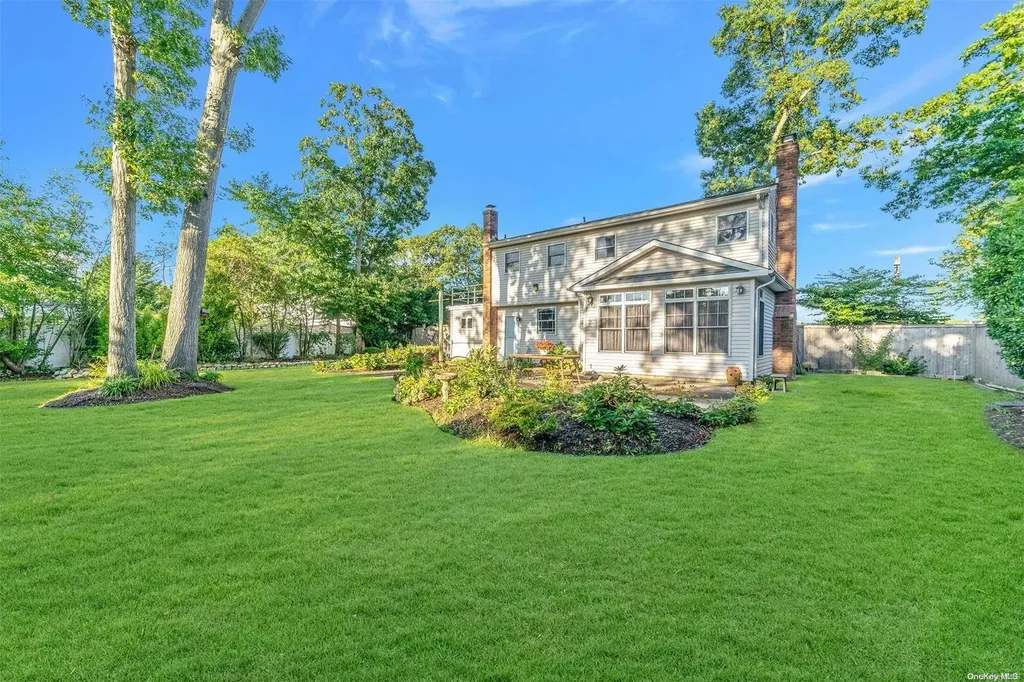 208 Irish Lane Islip Terrace NY 11752
