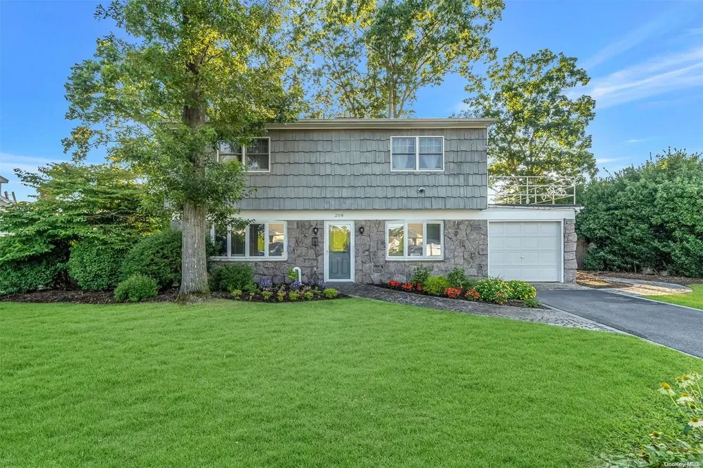 208 Irish Lane Islip Terrace NY 11752