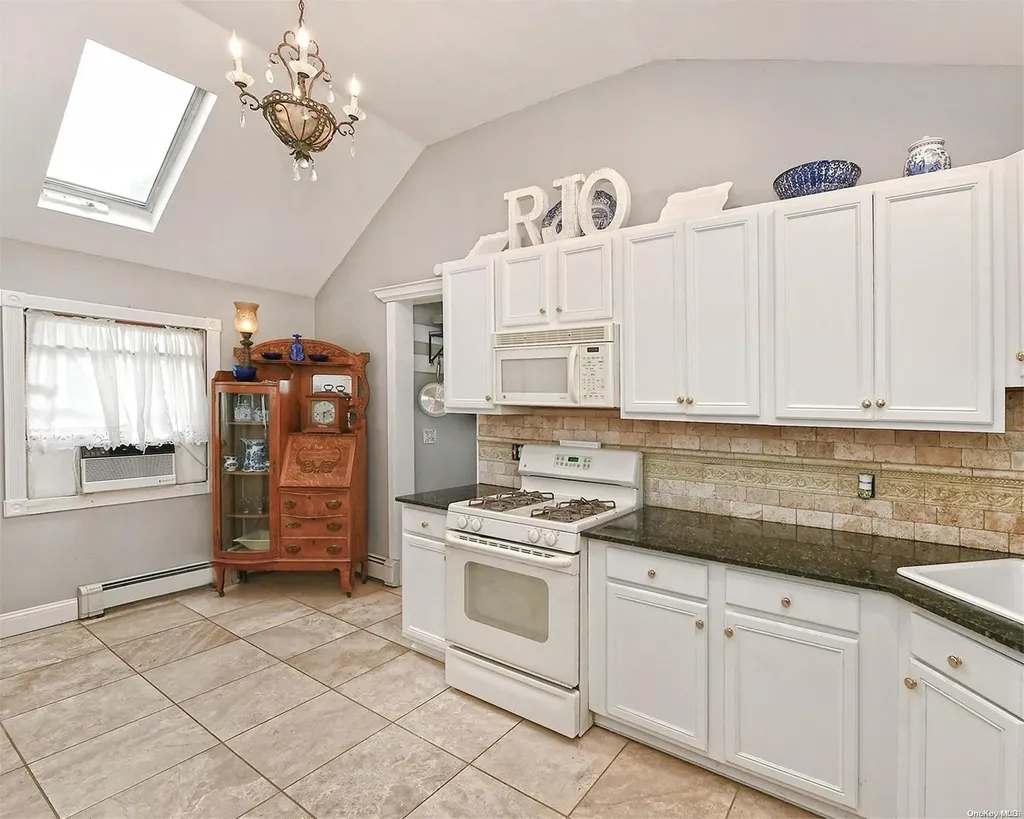 30 Harrison Place Farmingdale NY 11735