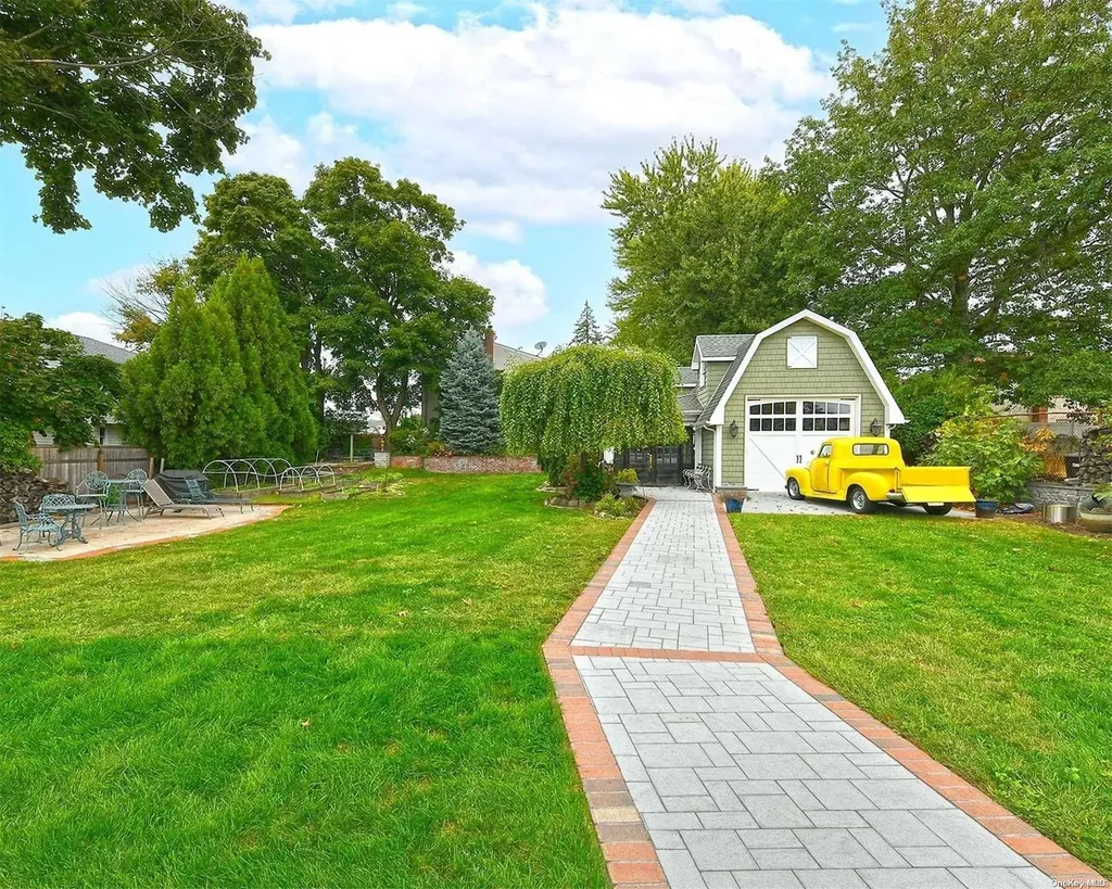 30 Harrison Place Farmingdale NY 11735