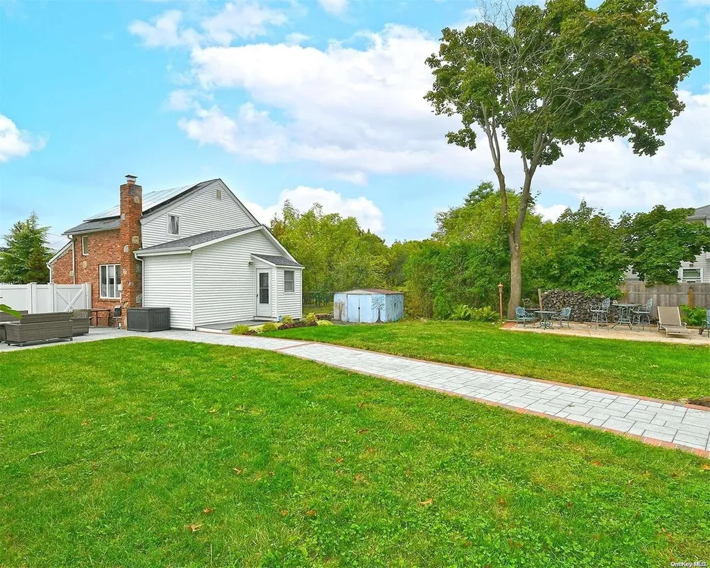 30 Harrison Place Farmingdale NY 11735