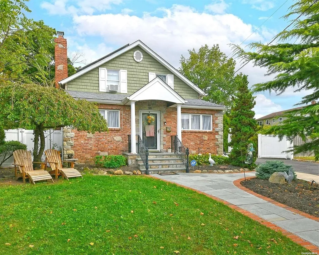 30 Harrison Place Farmingdale NY 11735