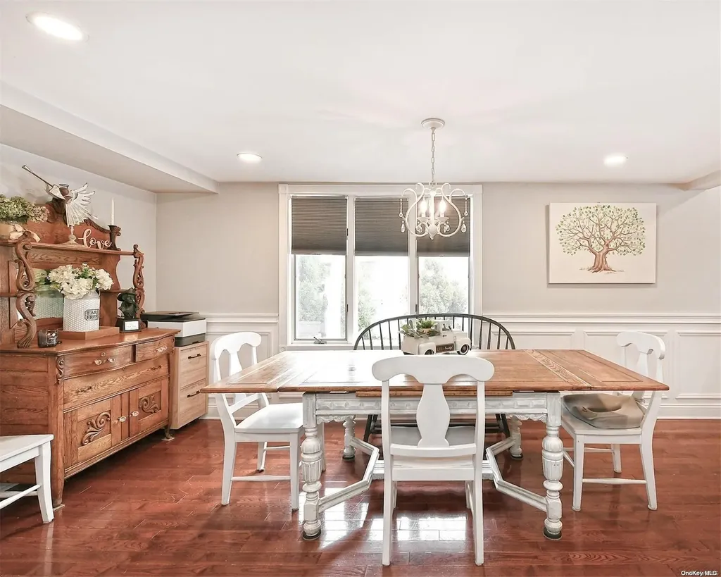 30 Harrison Place Farmingdale NY 11735