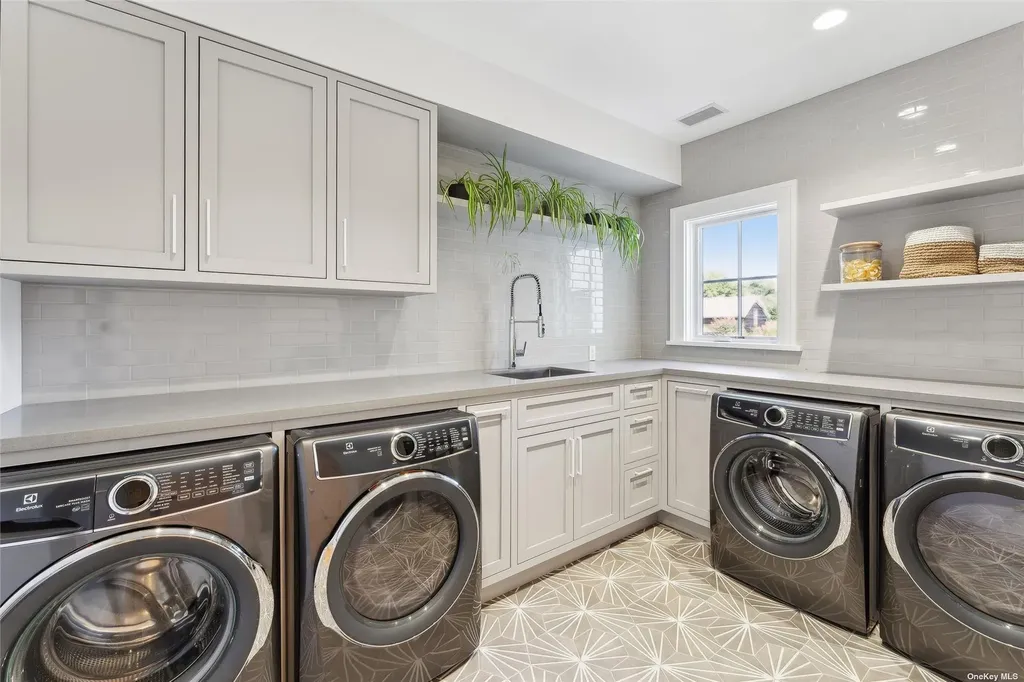 53A Tanners Neck Lane Westhampton NY 11977