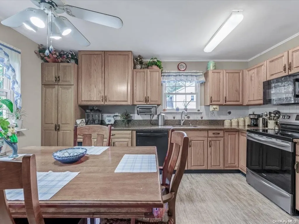 7 Maple Street Hampton Bays NY 11946
