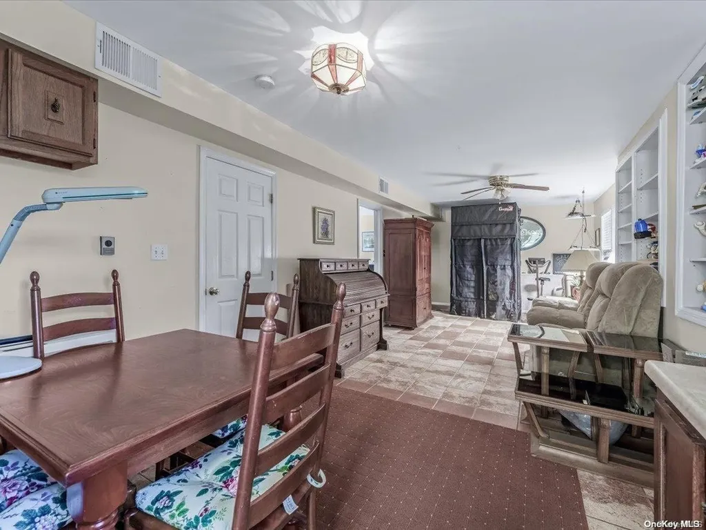 7 Maple Street Hampton Bays NY 11946