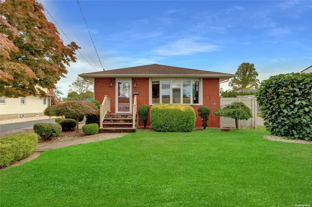33 Meade Avenue Bethpage NY 11714