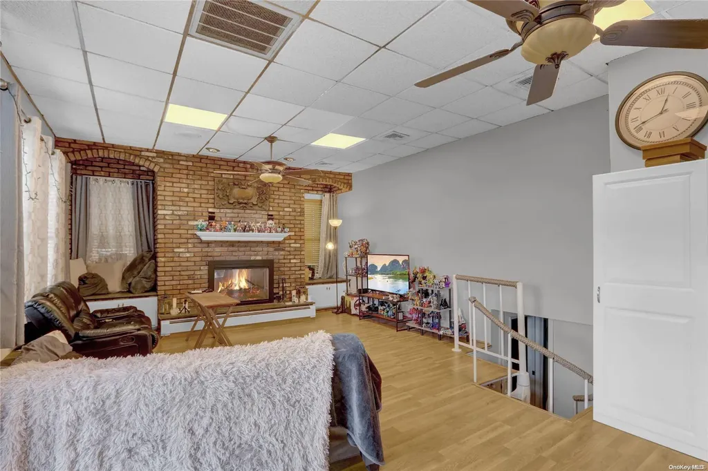 33 Meade Avenue Bethpage NY 11714