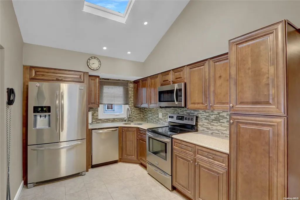 33 Meade Avenue Bethpage NY 11714