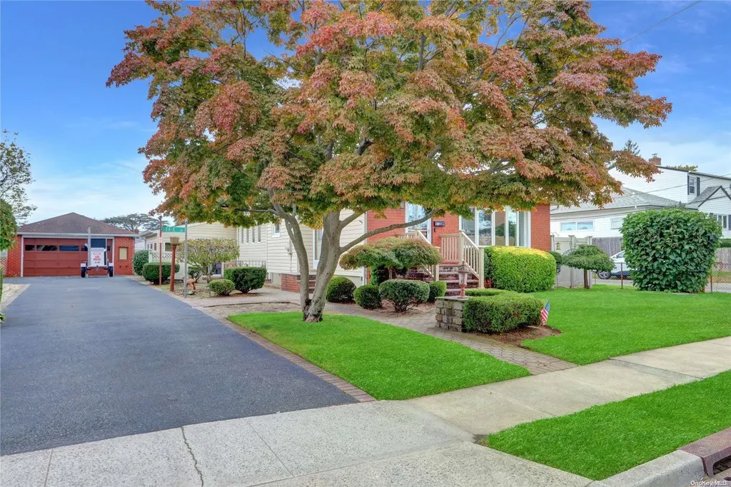 33 Meade Avenue Bethpage NY 11714