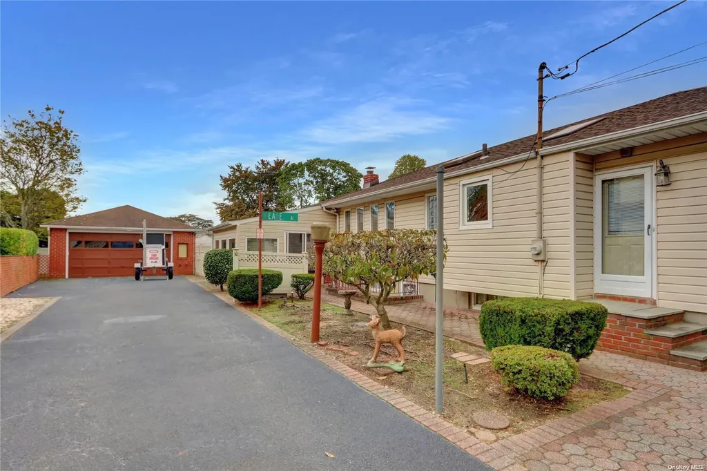 33 Meade Avenue Bethpage NY 11714
