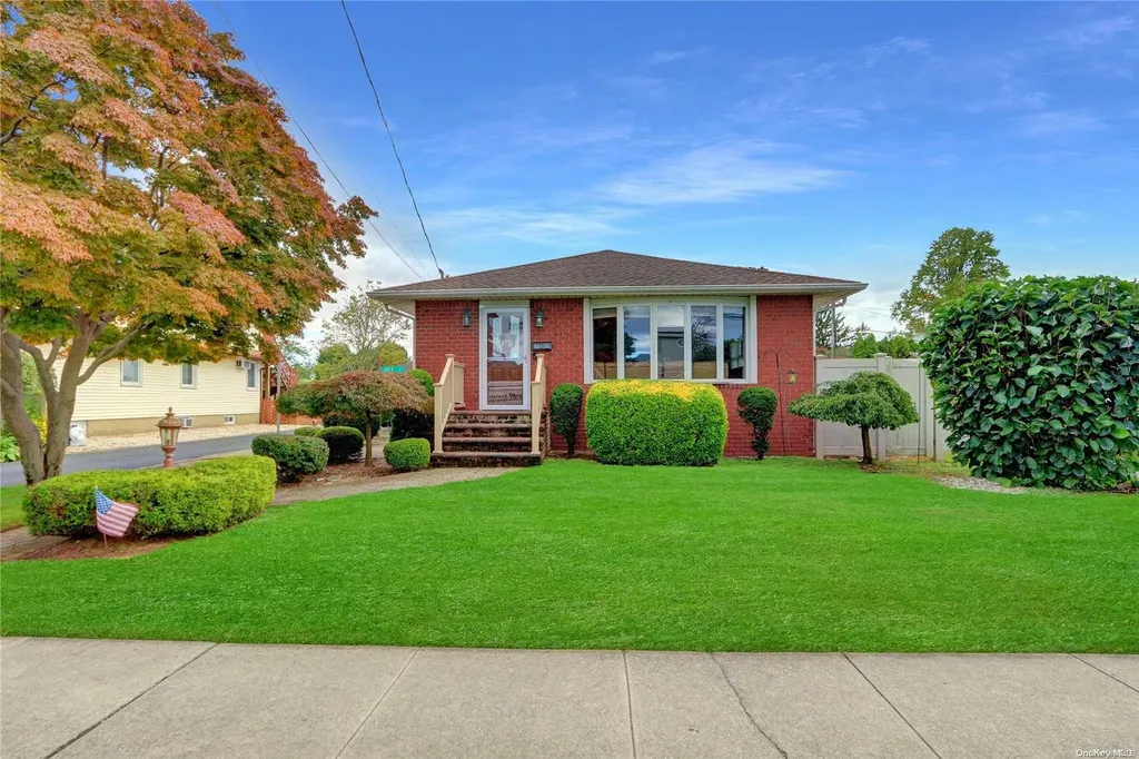 33 Meade Avenue Bethpage NY 11714