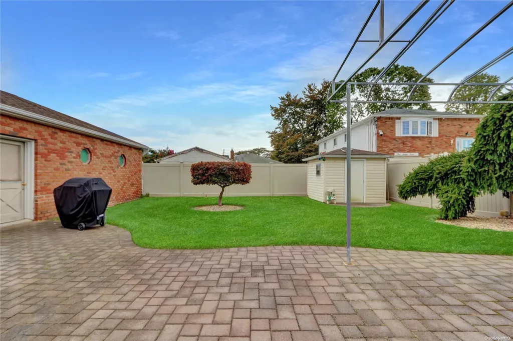 33 Meade Avenue Bethpage NY 11714