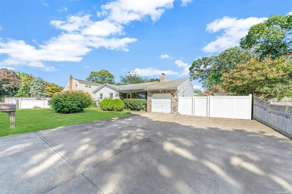 51 Smithtown Polk Boulevard Centereach NY 11720