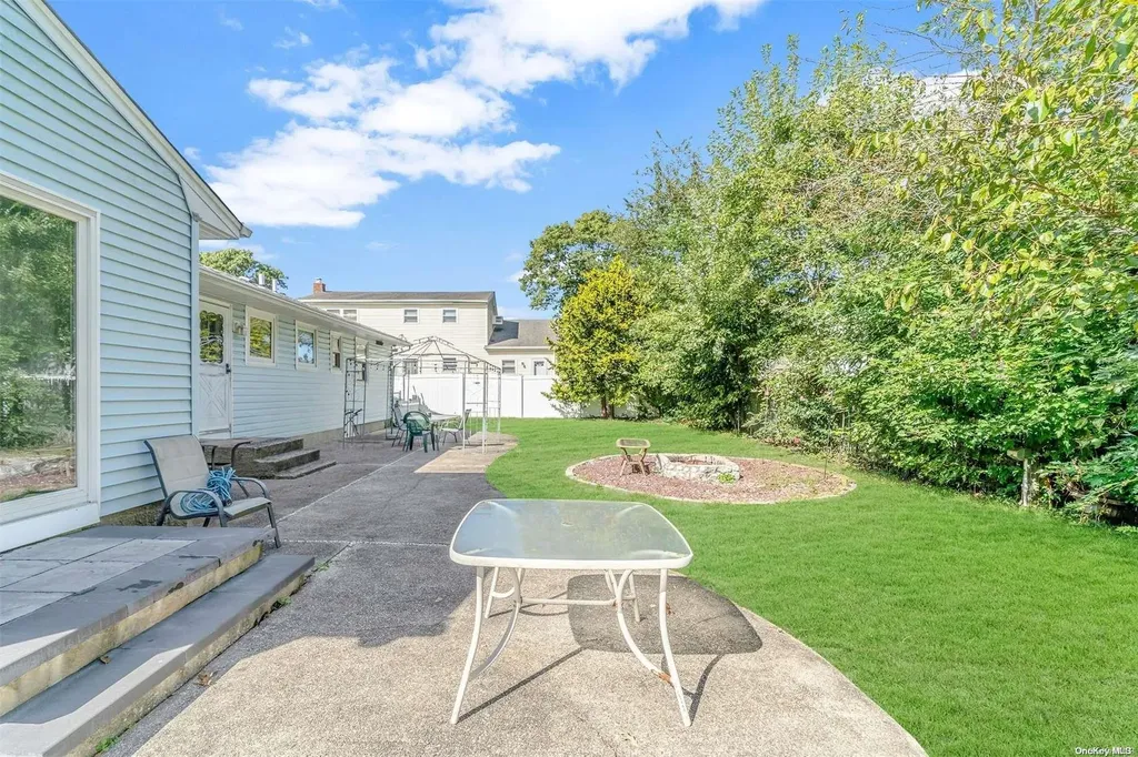 51 Smithtown Polk Boulevard Centereach NY 11720