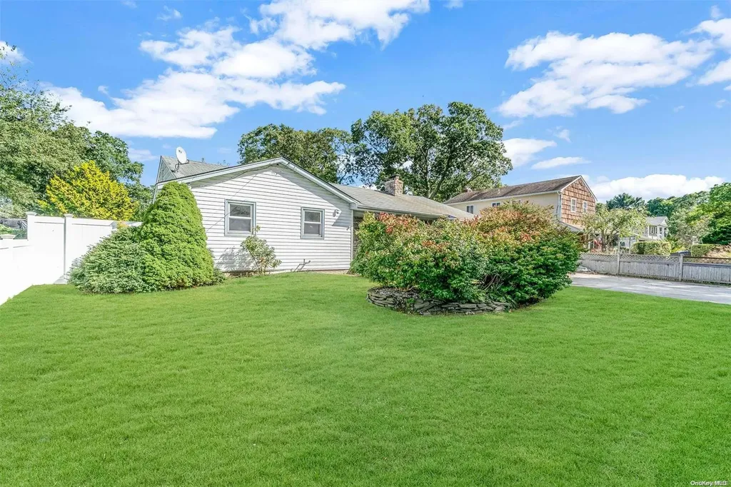 51 Smithtown Polk Boulevard Centereach NY 11720