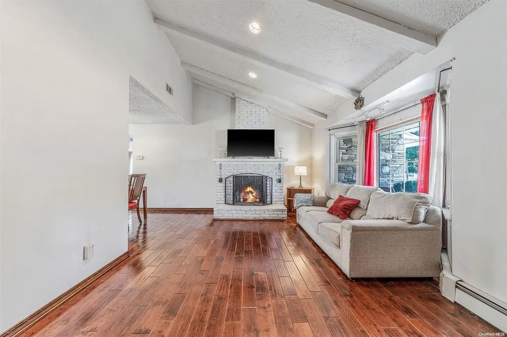 51 Smithtown Polk Boulevard Centereach NY 11720