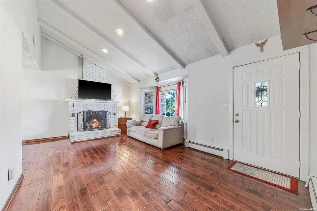 51 Smithtown Polk Boulevard Centereach NY 11720