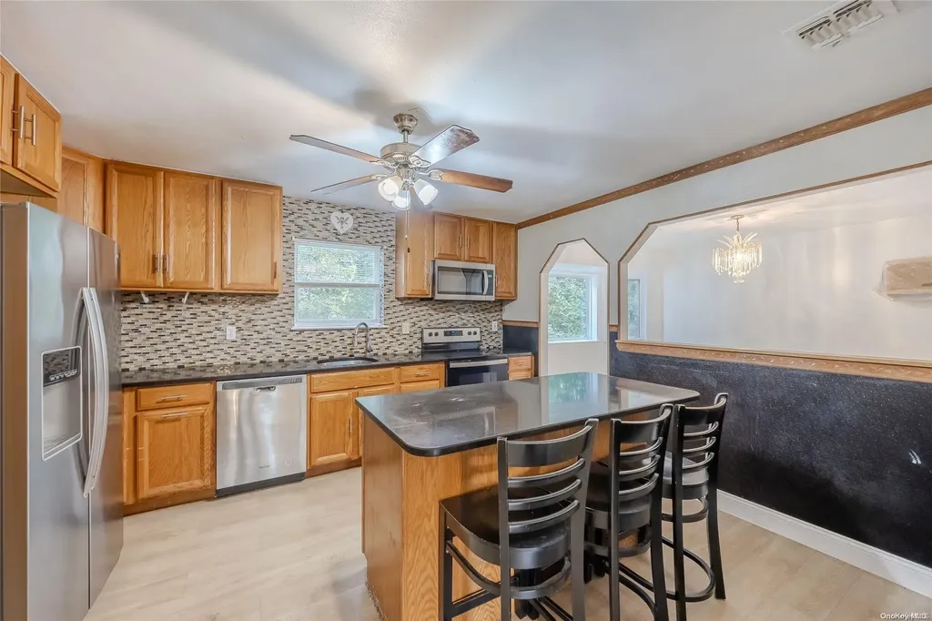 2013 William Floyd Parkway Ridge NY 11961