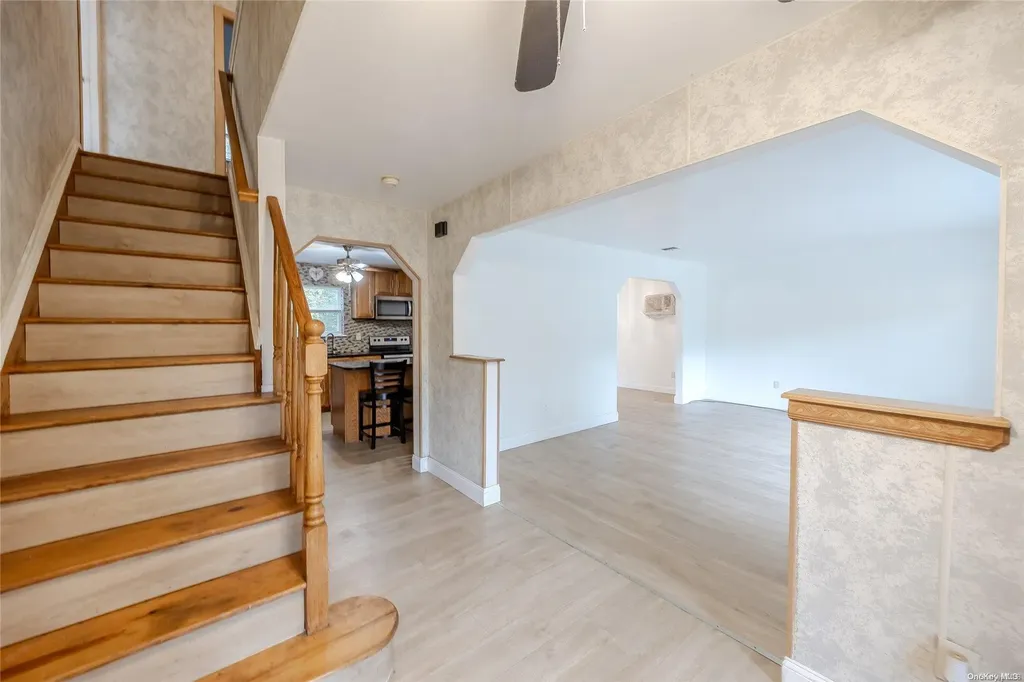 2013 William Floyd Parkway Ridge NY 11961